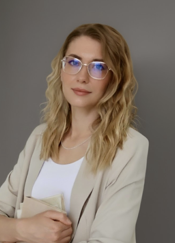 Liza, Expertise in family, couples therapy, and neurodiverse needs.